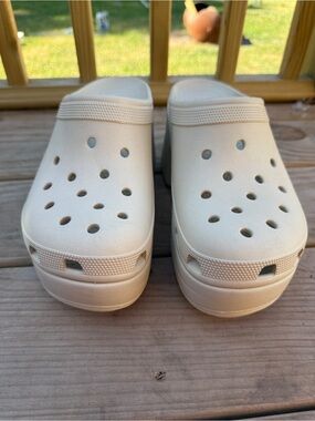 CROCS Women's Cream Slip-On Platform Clogs